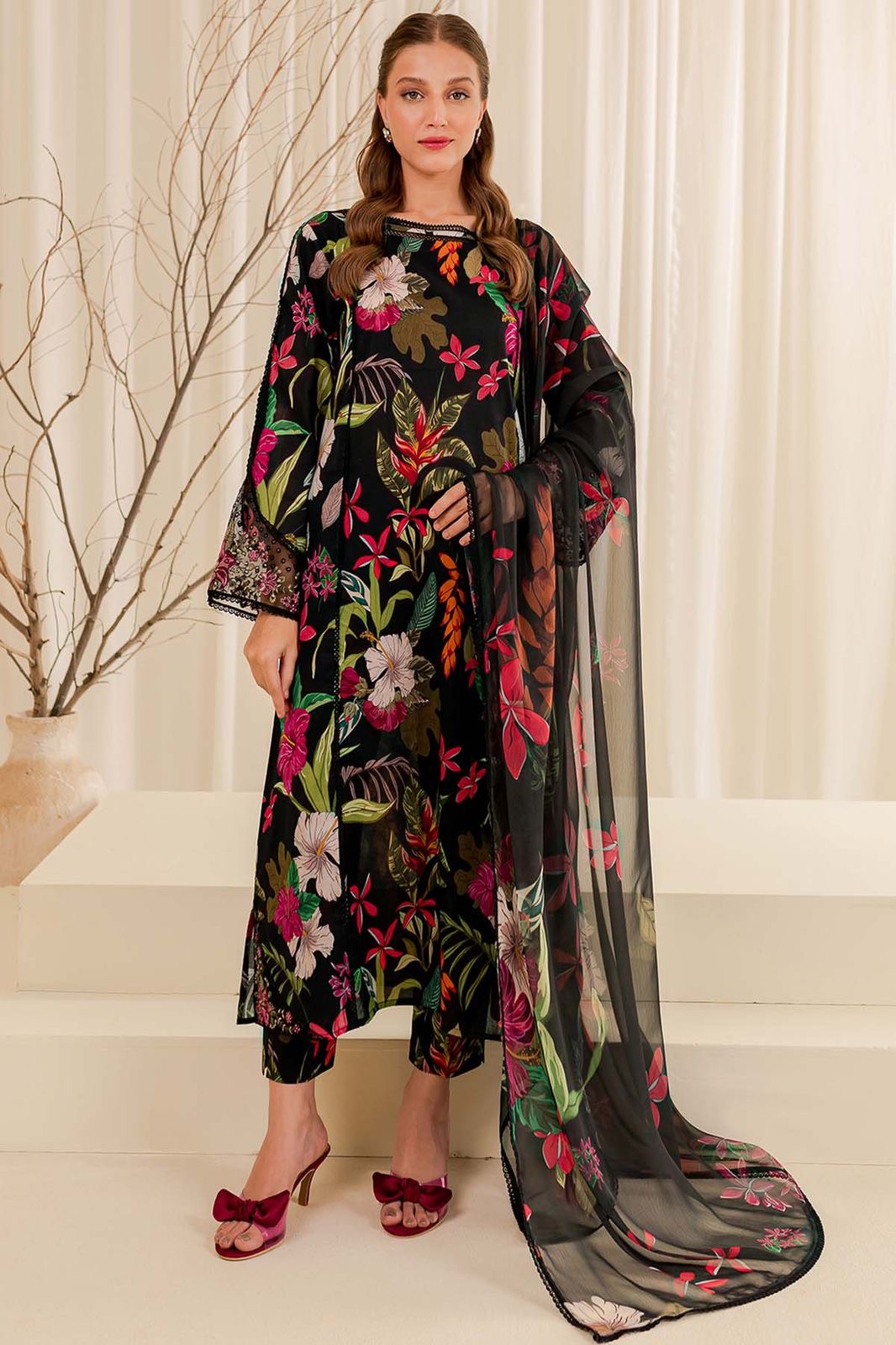 LUXURY LAWN UNSTITCHED 3PCS