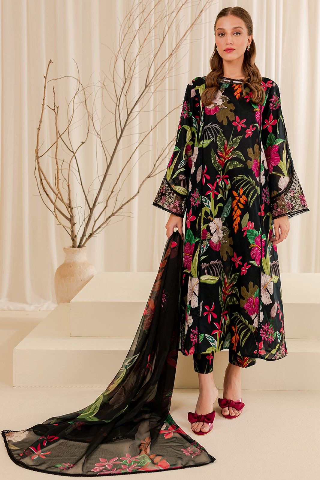 LUXURY LAWN UNSTITCHED 3PCS