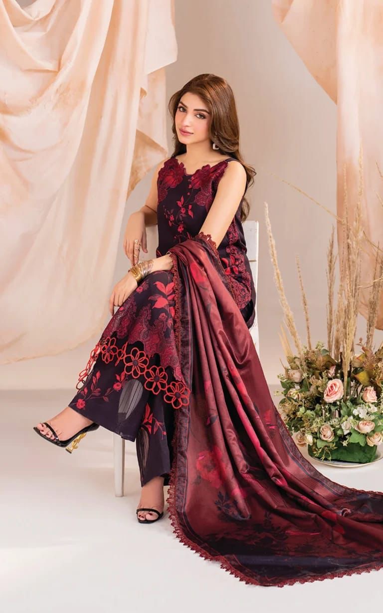 LUXURY LAWN UNSTITCHED 3PCS