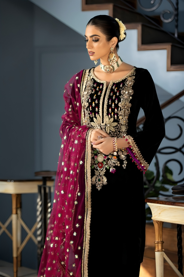 khuda baksh Embroidered 3 Pcs Luxury Velvet Suit Unstitched Wedding Collection Women Dress