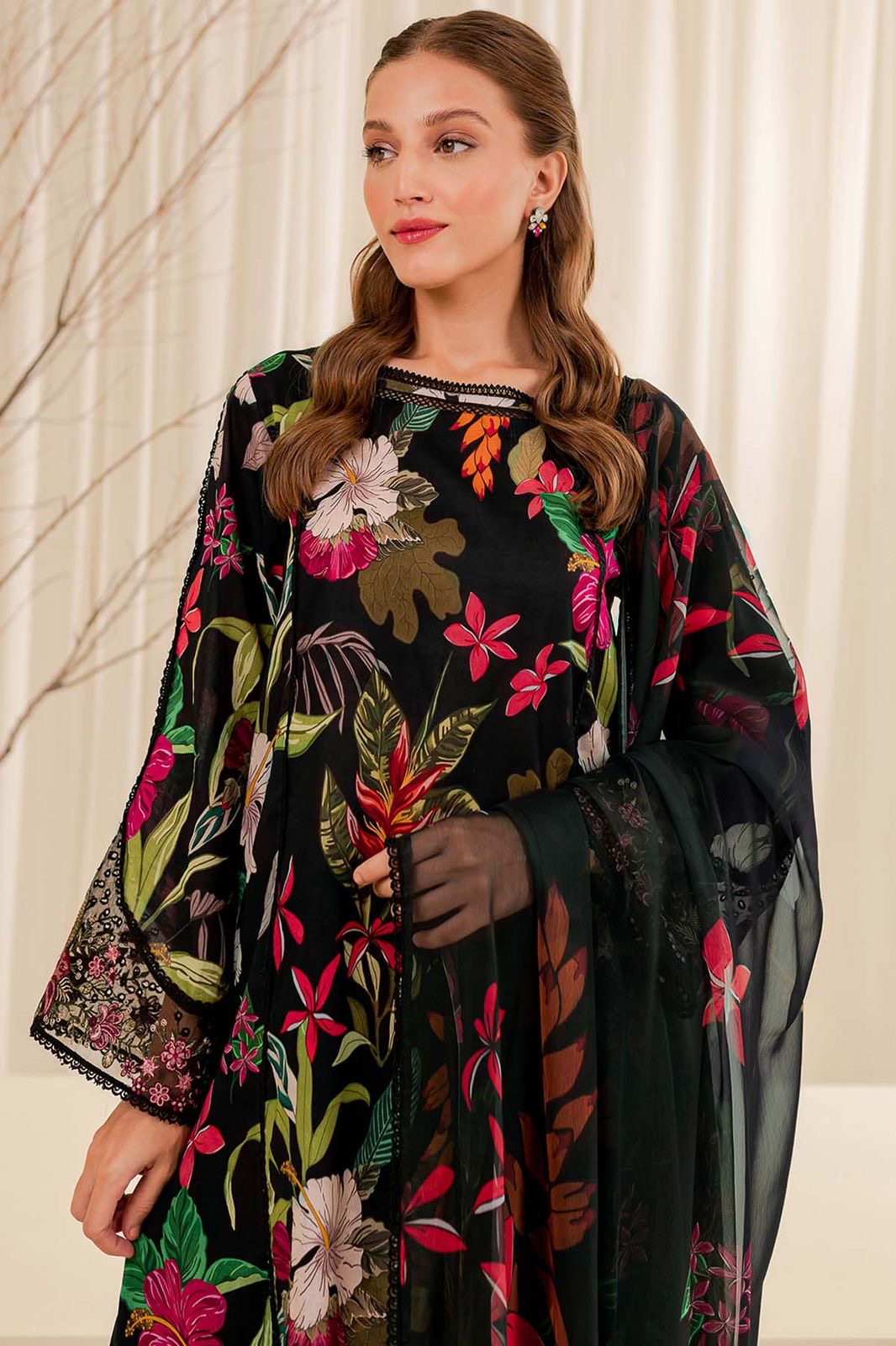 LUXURY LAWN UNSTITCHED 3PCS