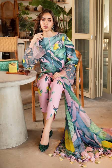 UNSTITCHED LUXURY LAWN 3PCS
