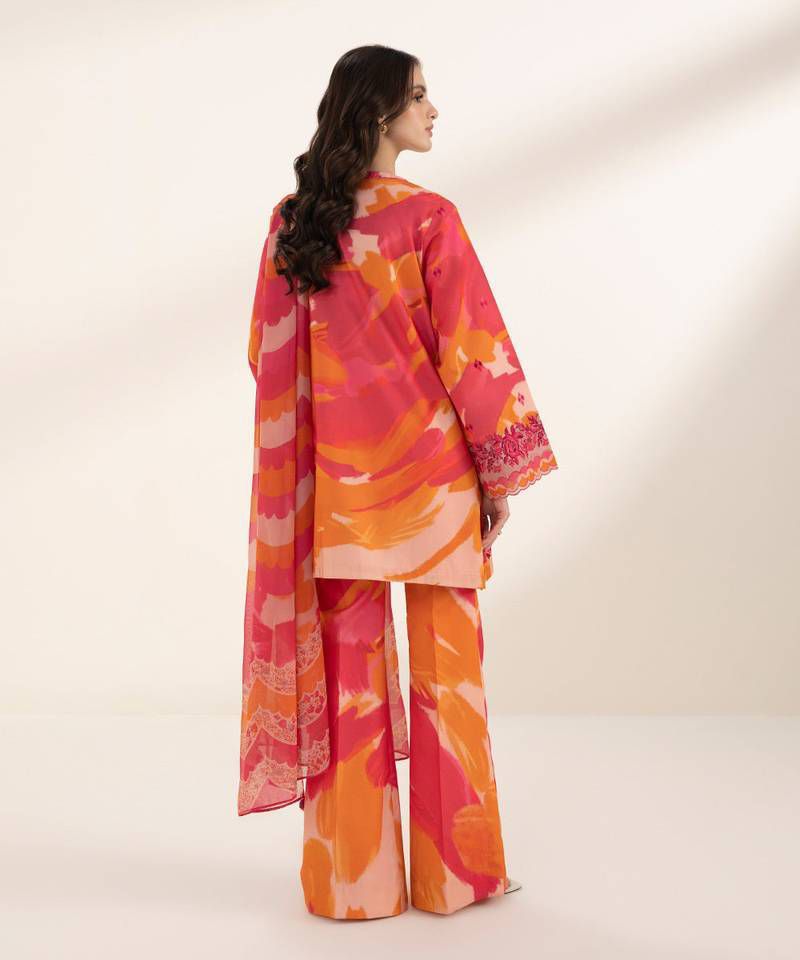 LUXURY LAWN UNSTITCHED 3PCS