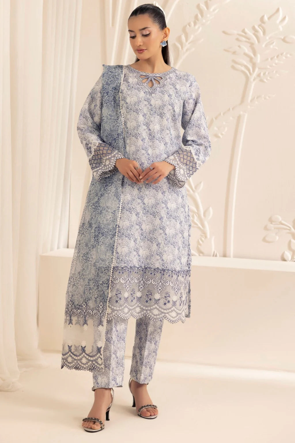 LUXURY LAWN UNSTITCHED 3PCS