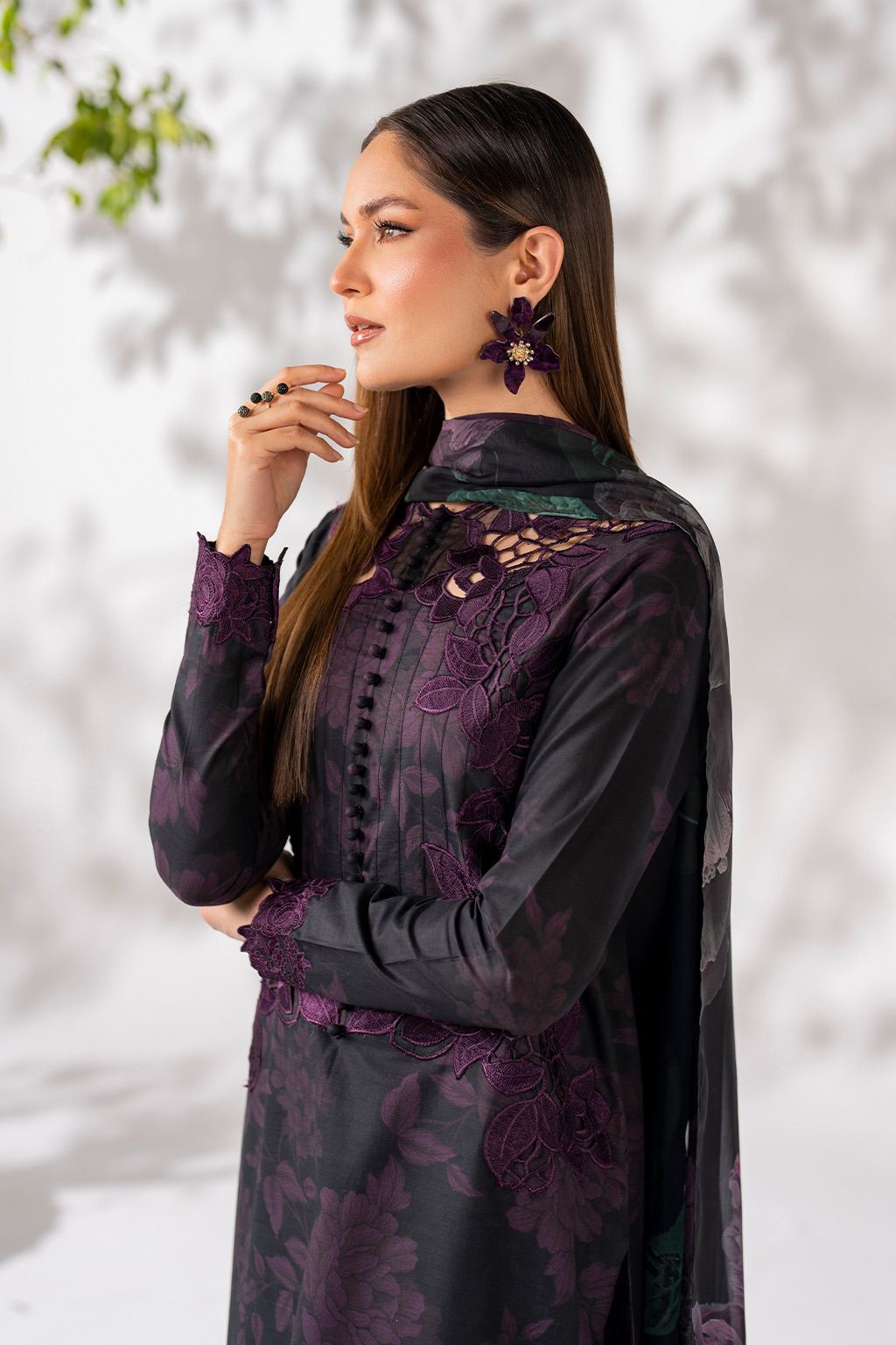 LUXURY LAWN UNSTITCHED 3PCS