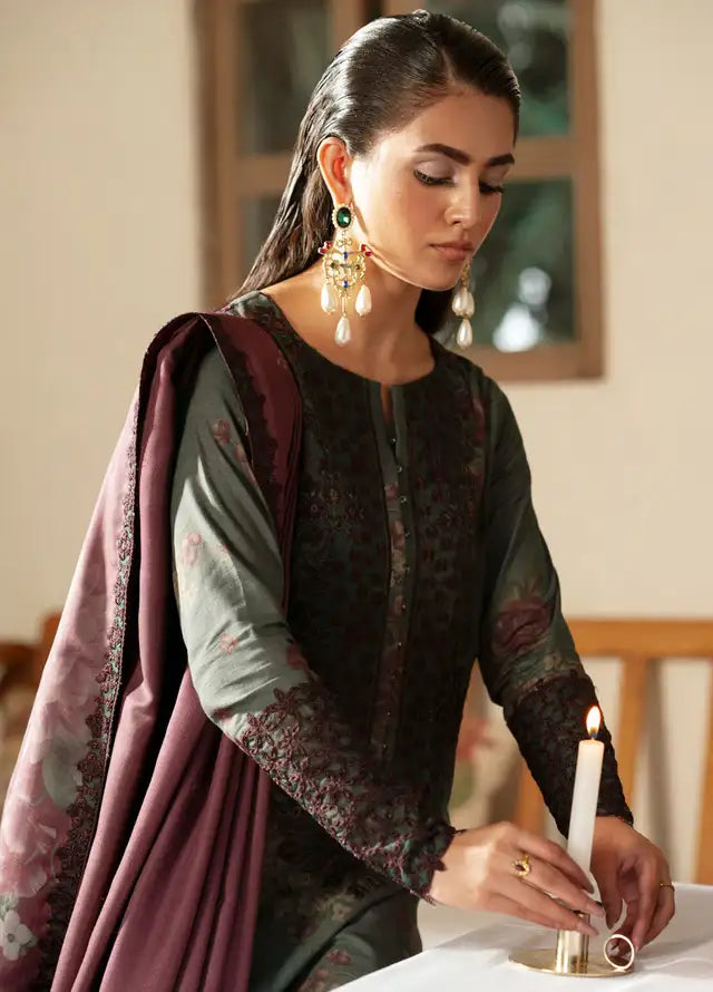 LUXURY LAWN UNSTITCHED 3PCS