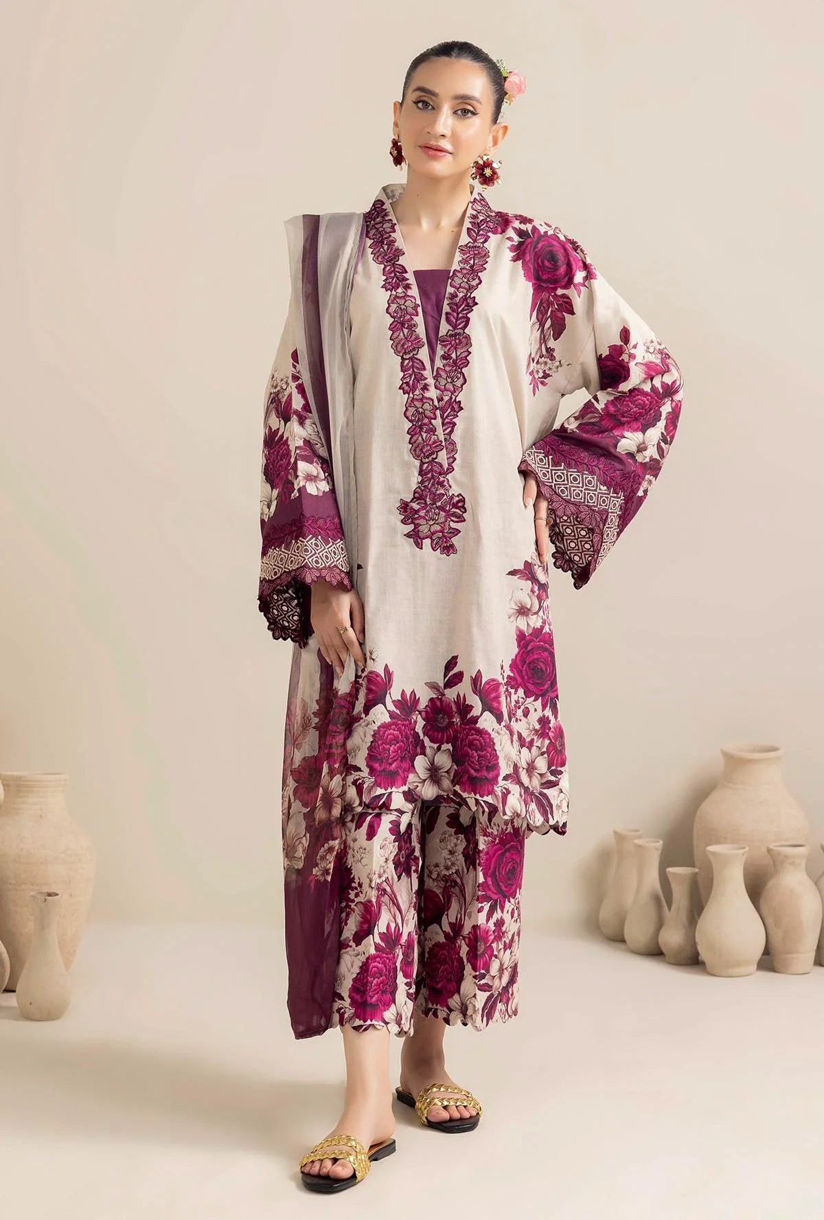 LUXURY LAWN UNSTITCHED 3PCS