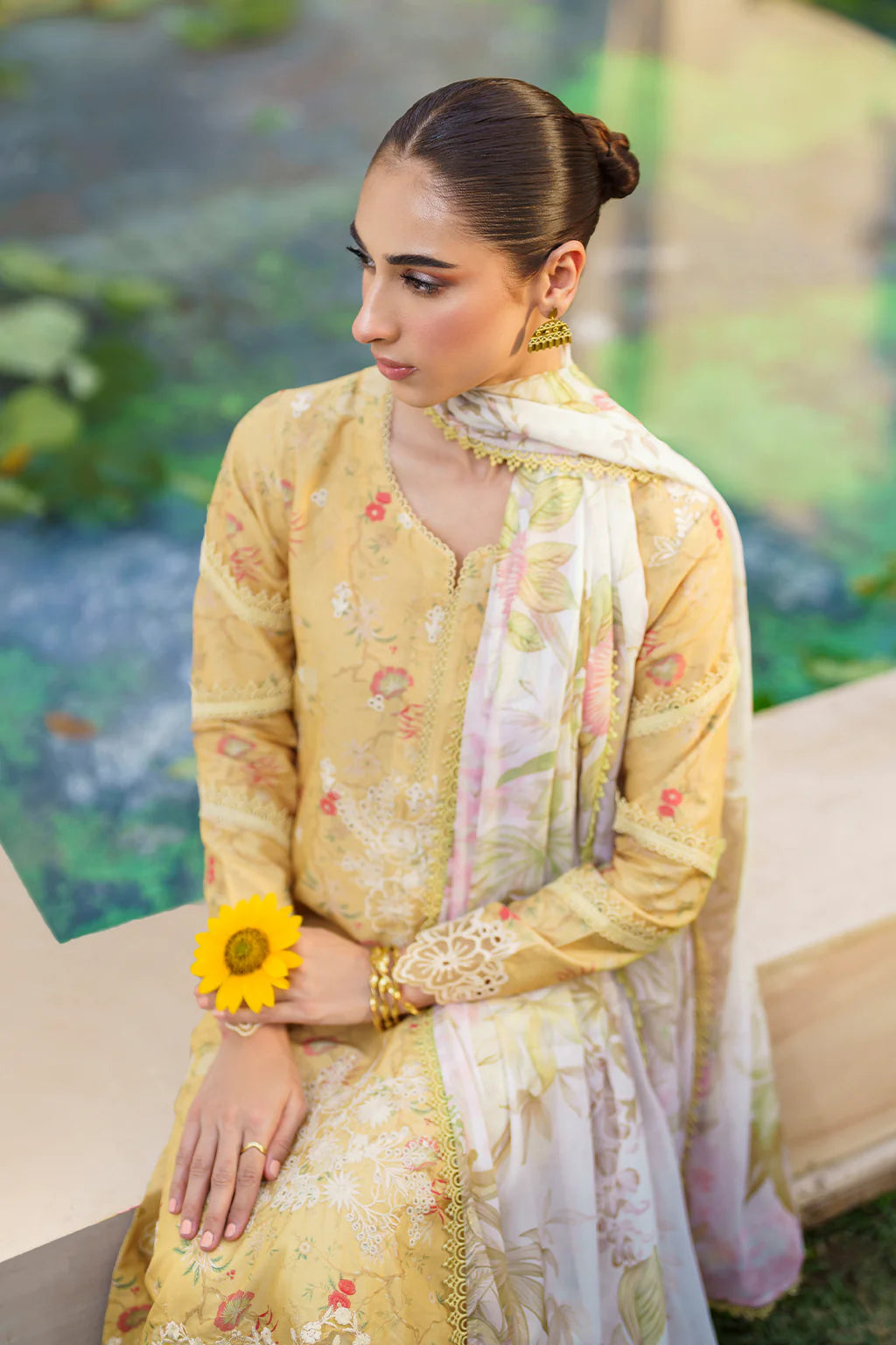 LUXURY LAWN UNSTITCHED 3PCS