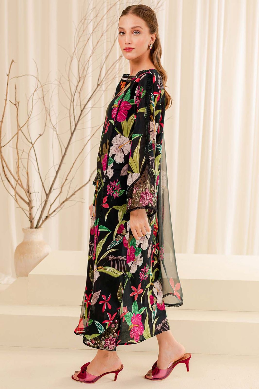 LUXURY LAWN UNSTITCHED 3PCS